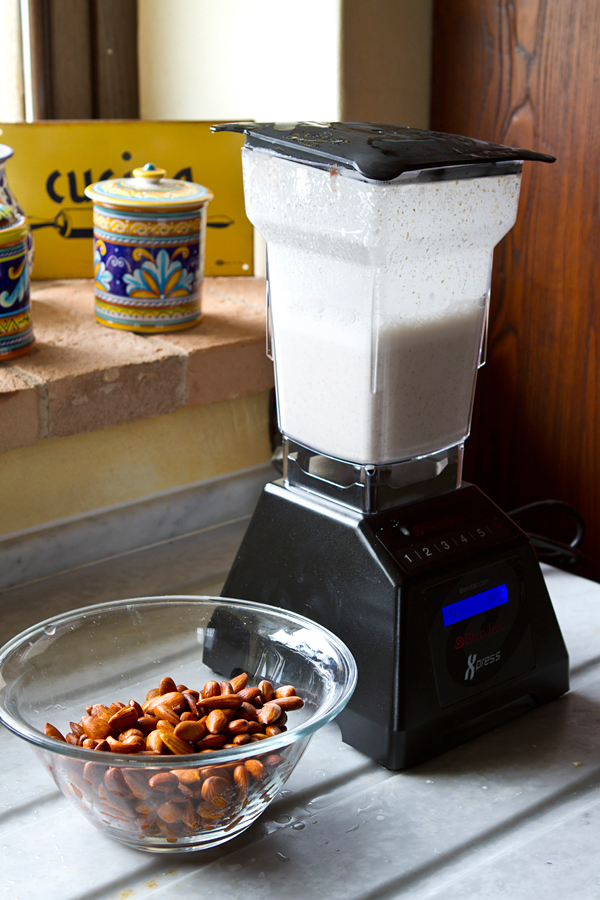 almondmilk2_1