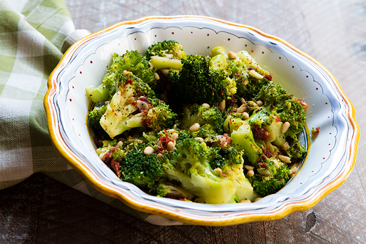 Sauteed Broccoli With Garlic & Sun Dried Tomato