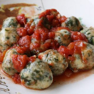 Ravioli Gnudi With Quick Tomato Sauce