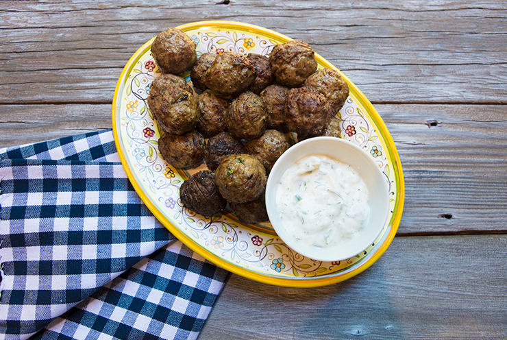 Grilled Lamb Meatballs With Yogurt Sauce