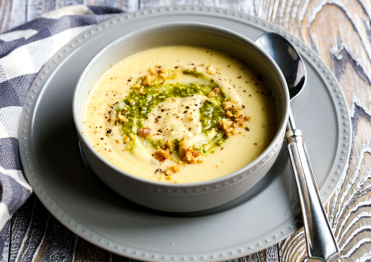 Roasted Parsnip & Garlic Soup
