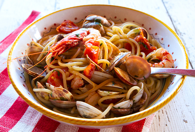 Pasta With Shrimp & Clams