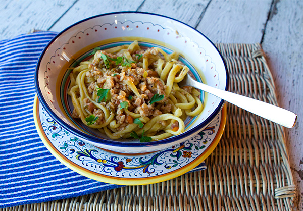 Tajarin al Ragù Bianco di Coniglio {Piemontese Pasta With White Rabbit Ragu}